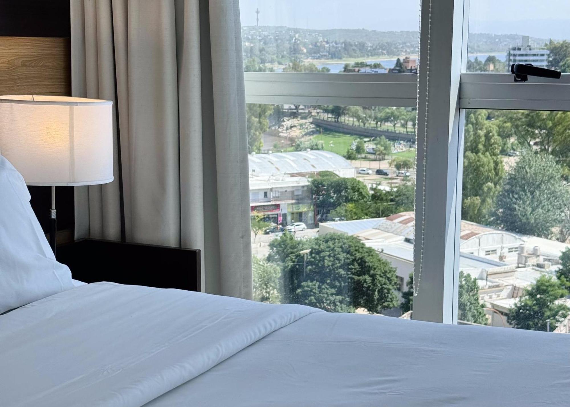 Amerian Carlos Paz & Suites Villa Carlos Paz Buitenkant foto